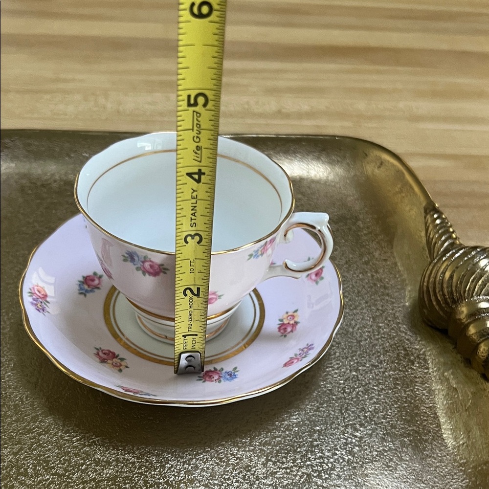 #1368*vintage Royal England Teacup and Saucer Set with Gold Trim - Picture 5 of 8